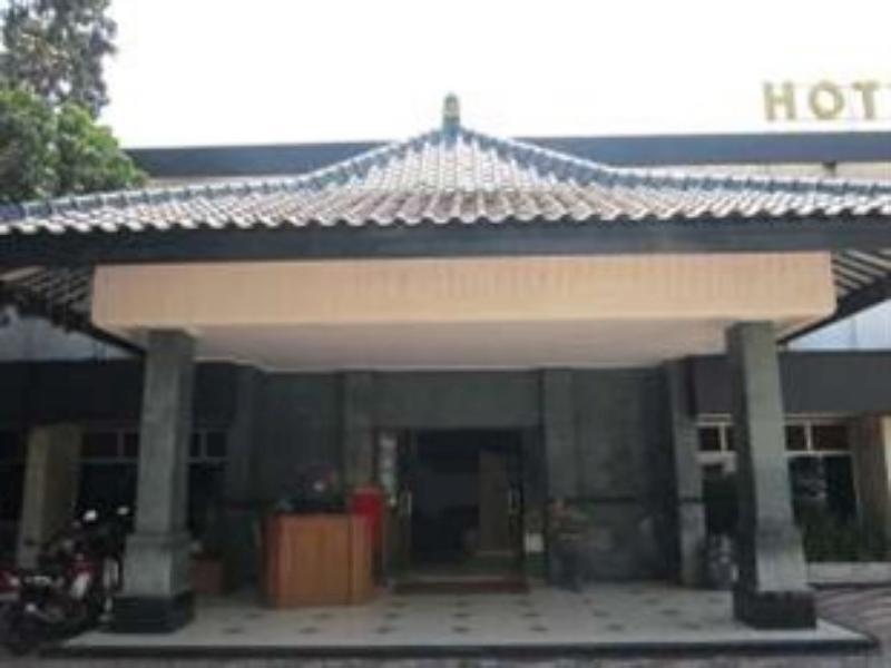 Mutiara Hotel Malang Exterior photo